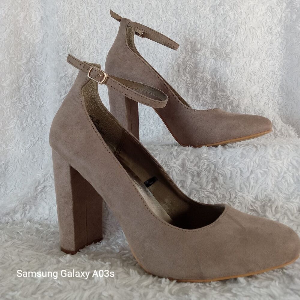 Madden Girl Pumps Womens 10M  Prinnce Ankle Strap High Block Heels Suede